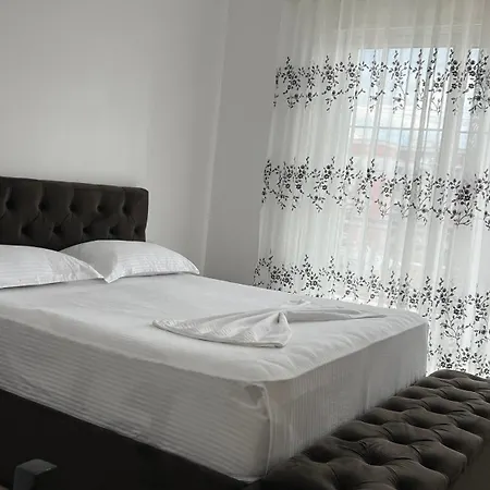 Cinema Guest house *